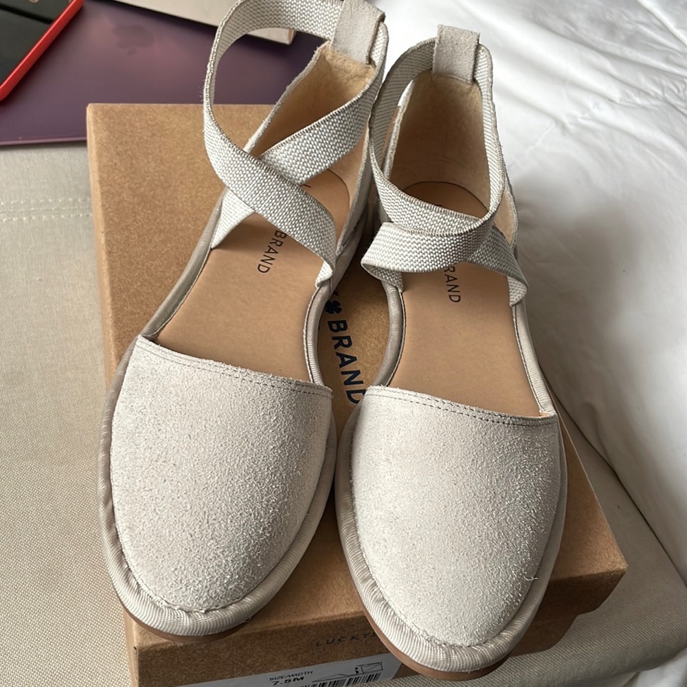 Lucky brand tie around flats